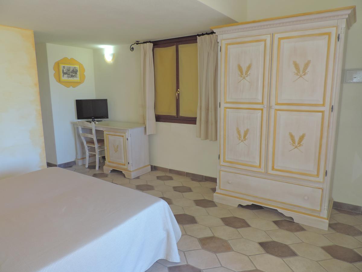 Hotel Minnia Budoni Exteriér fotografie